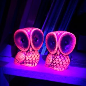 Hard to Find Fantastic Vintage Japan Glowing Owl Salt & Pepper Set Pink - Orange
